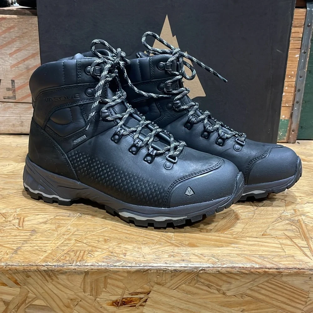 Brand new in box Vasque St. Elias Gore-Tex waterproof boot with Vibram sole. - Picture 1 of 7